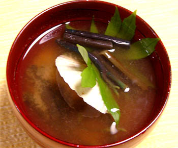 帆立稚貝と春の山菜の味噌汁